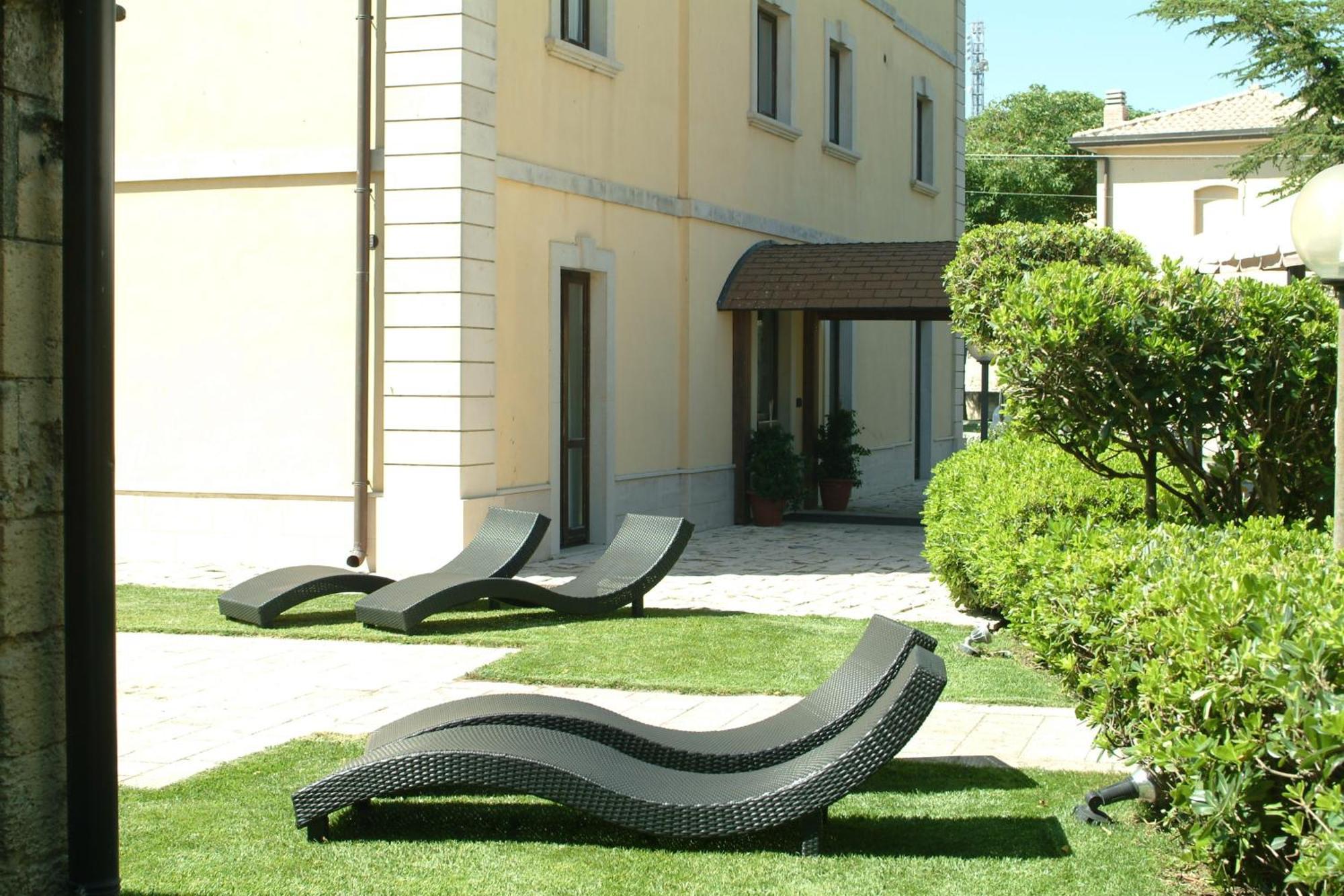 Antica Stazione Hotel Chiaramonte Gulfi Kültér fotó